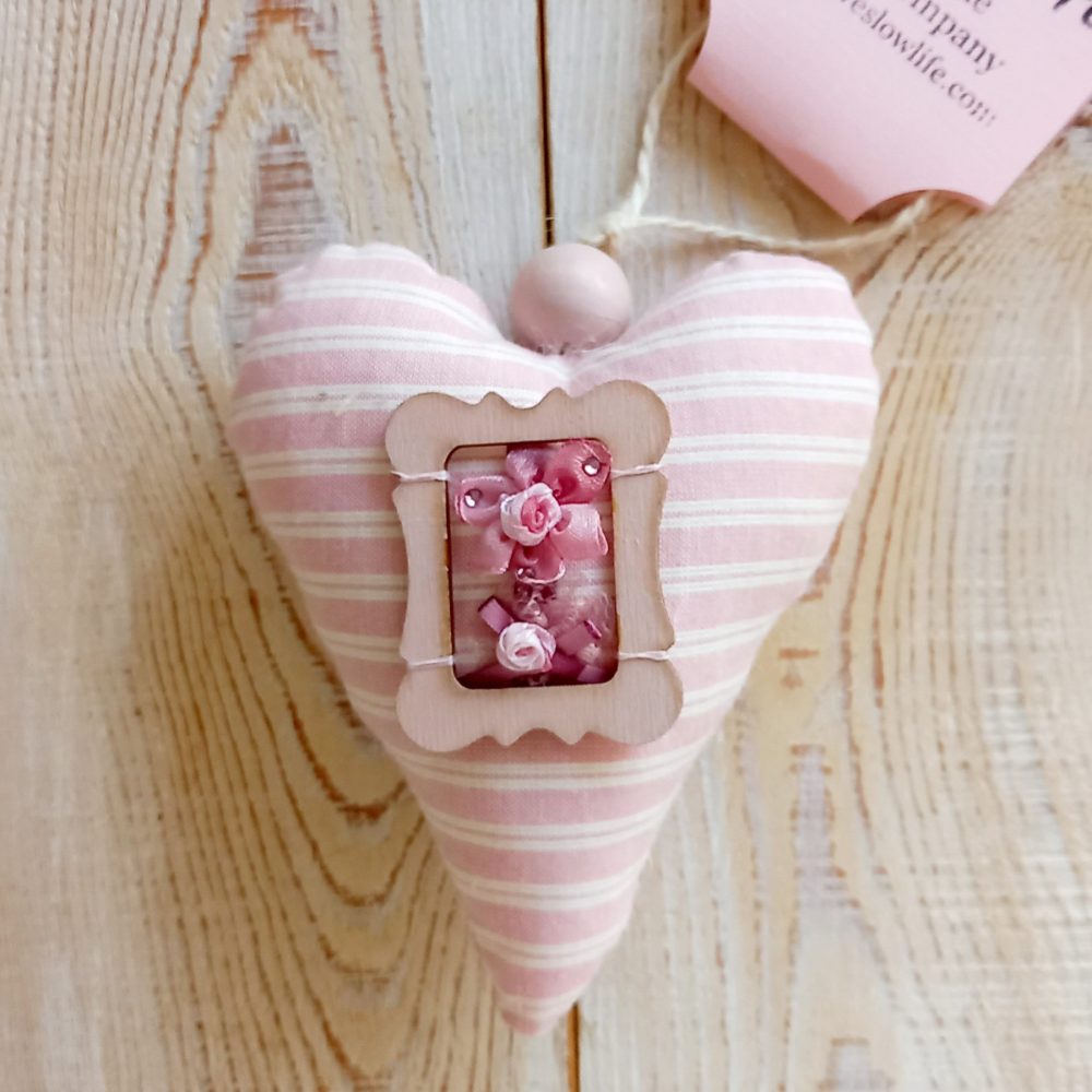 corazón textil flores