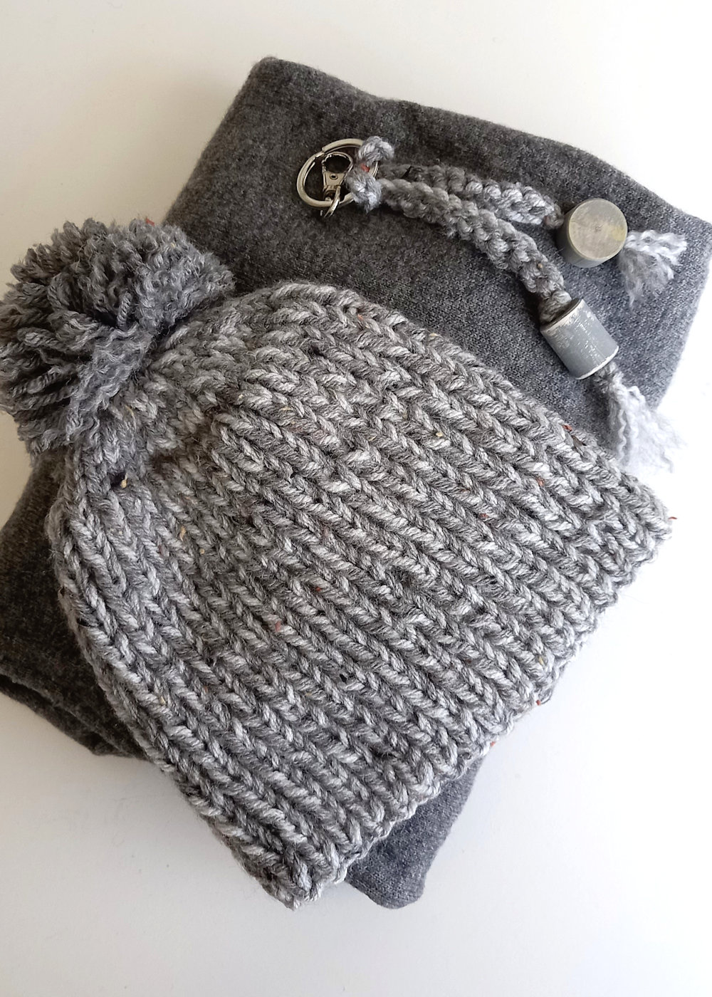 set gorro de punto & llavero - Imagen 9