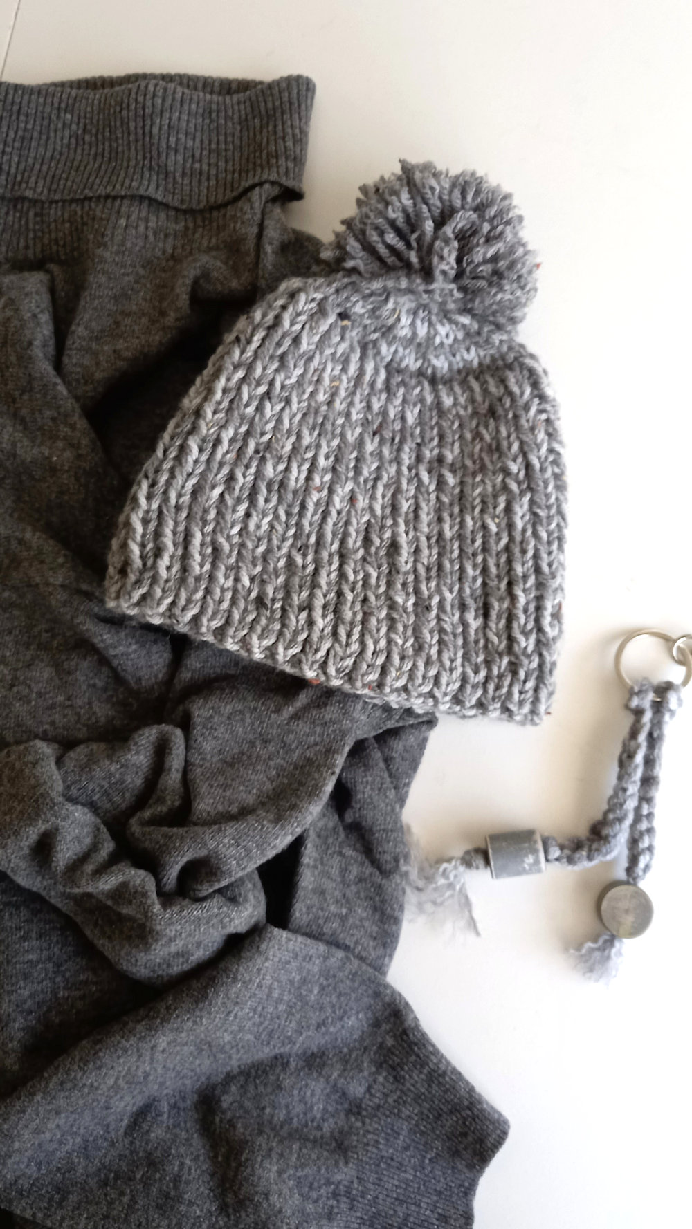 set gorro de punto & llavero - Imagen 7
