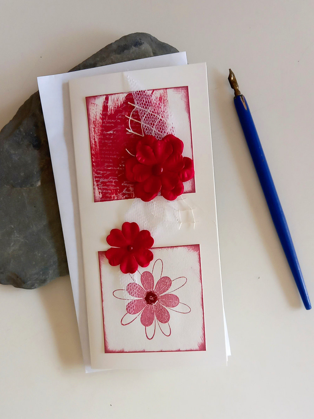 tarjeta de felicitación rojo y blanco - Imagen 3