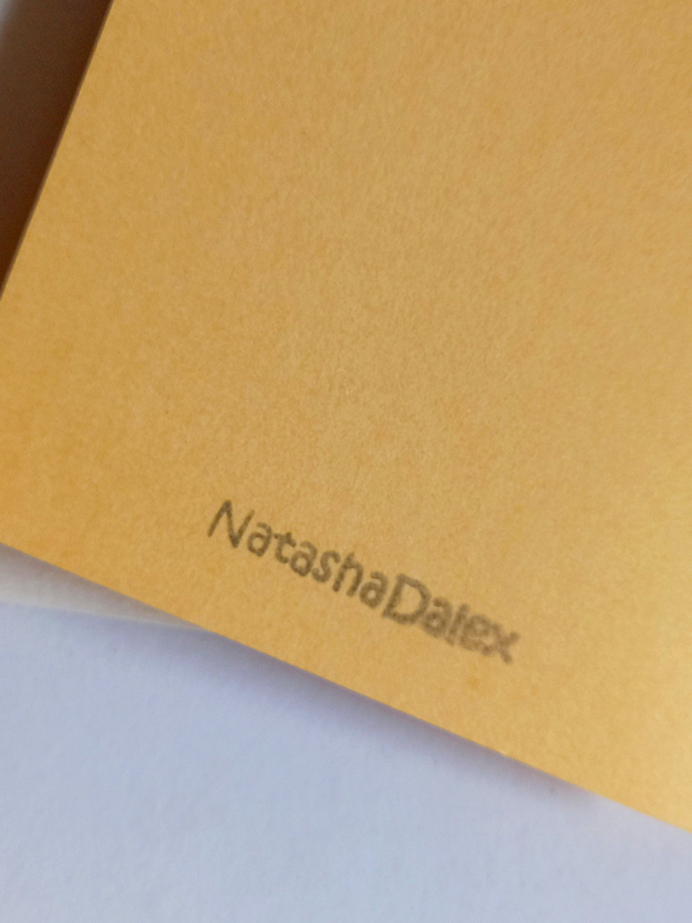 tarjeta de felicitación maniquí amarillo - Imagen 4