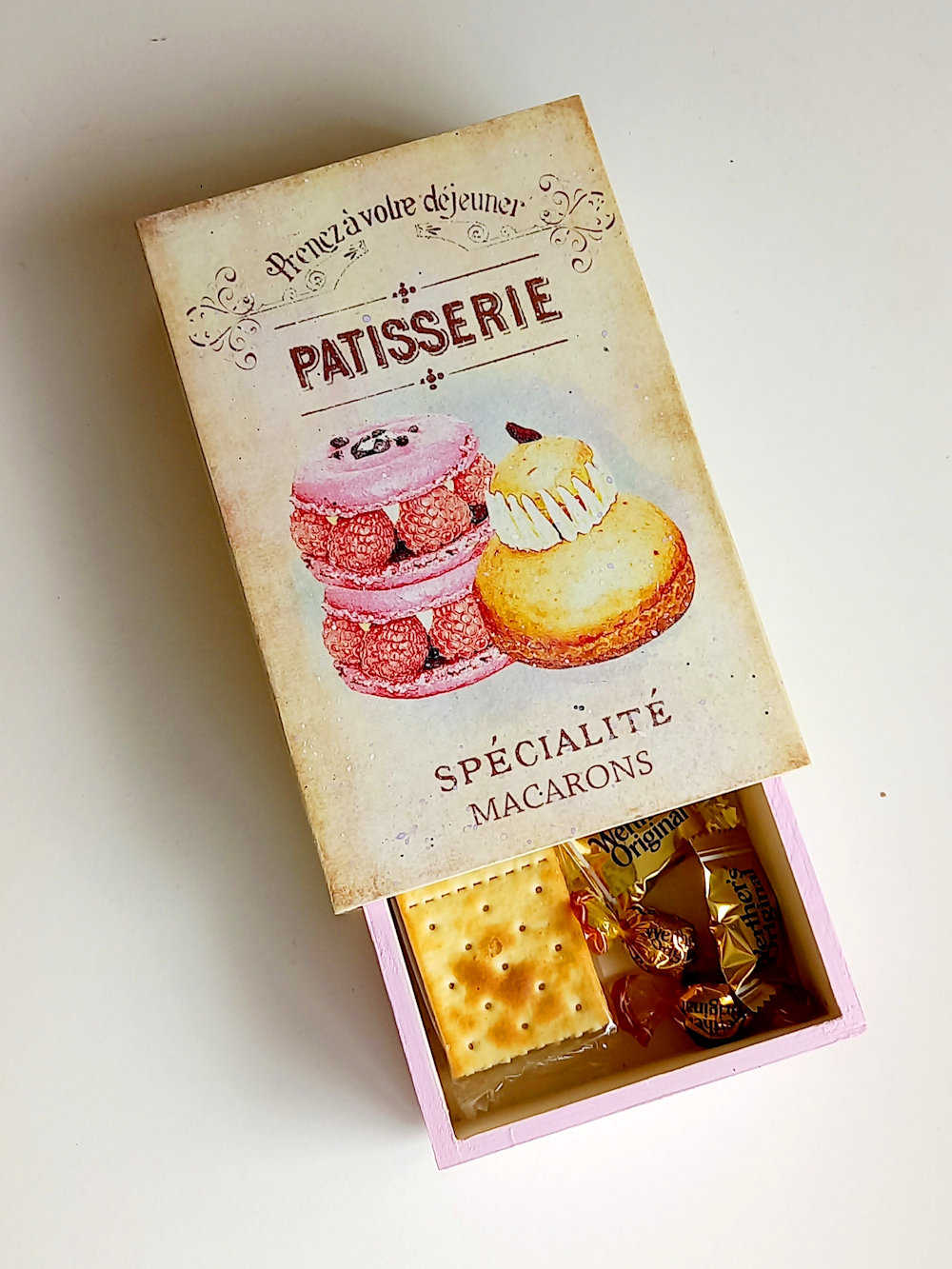 caja decoupage pastelería