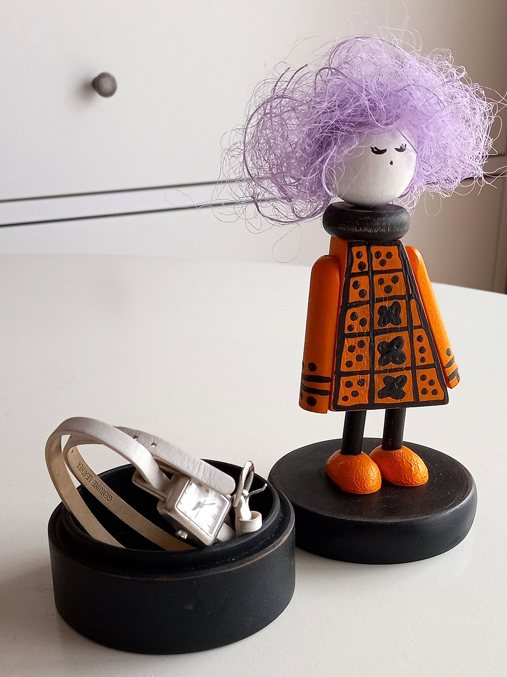 muñeca decorativa de bruja Violeta hermana menor - Imagen 10